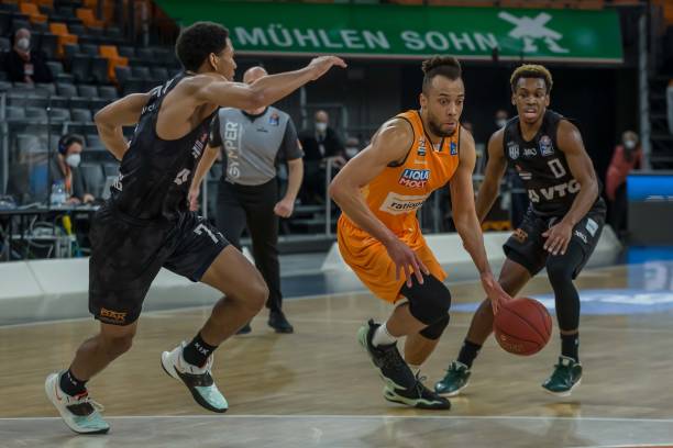 中场核心 中场核心