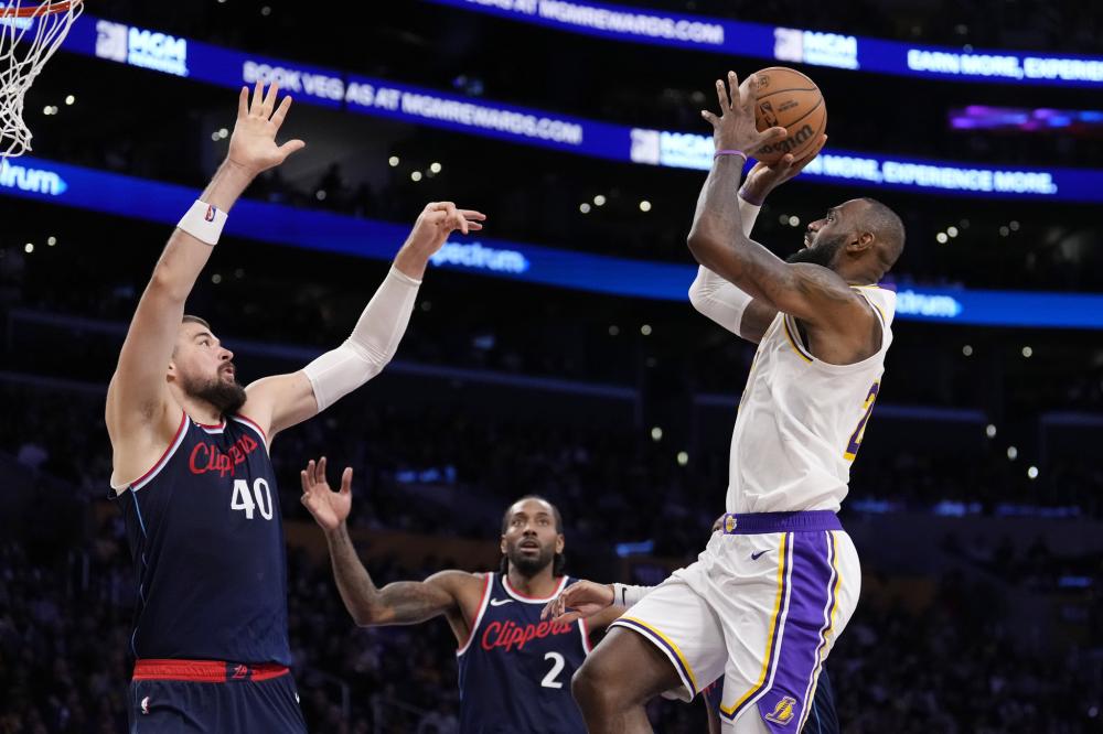 记者及队友 记者及队友